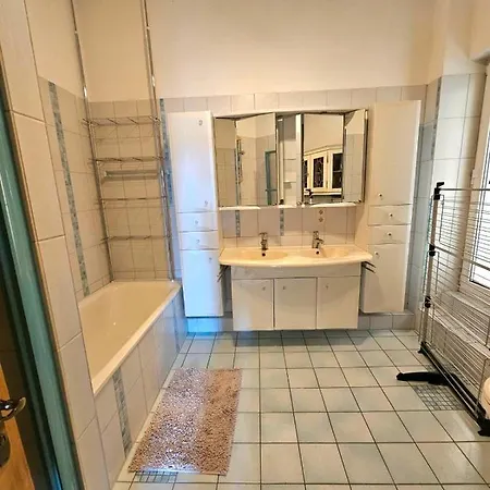 Apartment 135qm 4 In Stadtnähe, Wintergarten Parkplatz *