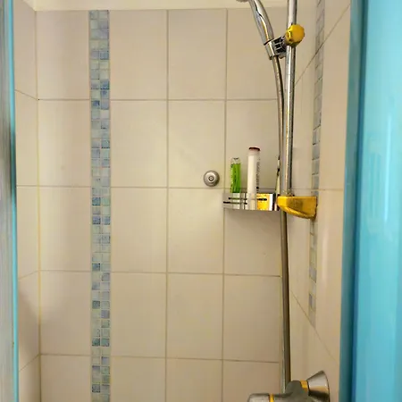 135qm 4 In Stadtnähe, Wintergarten Parkplatz Apartment *