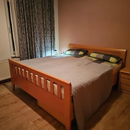 Helle Mit Sonnigem Ausblick, In Zentraler Lage 135 Qm, 4 *