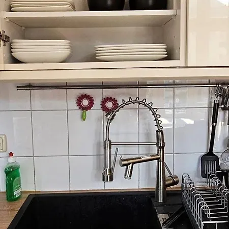 Apartment Helle Mit Sonnigem Ausblick, In Zentraler Lage 135 Qm, 4