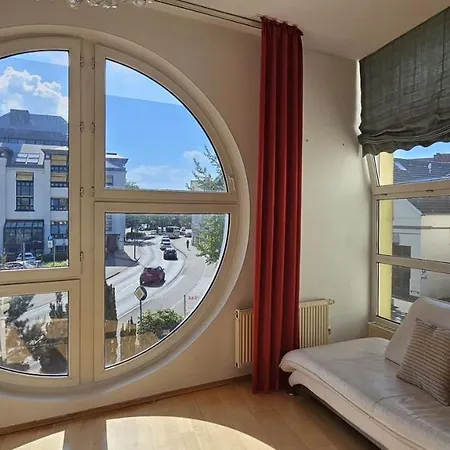 135qm 4 In Stadtnähe, Wintergarten Parkplatz Apartment *