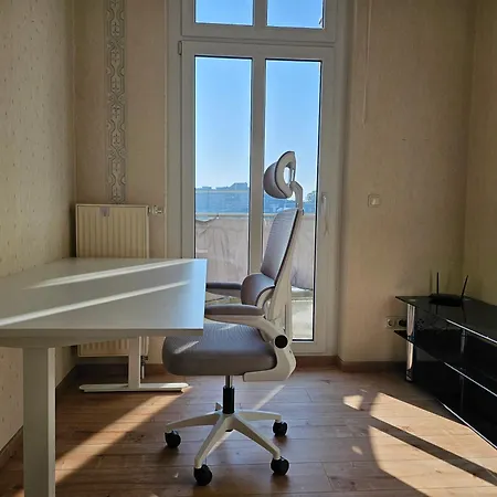 135qm 4 In Stadtnähe, Wintergarten Parkplatz Apartment Oldenburg