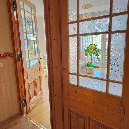 Helle Mit Sonnigem Ausblick, In Zentraler Lage 135 Qm, 4 *